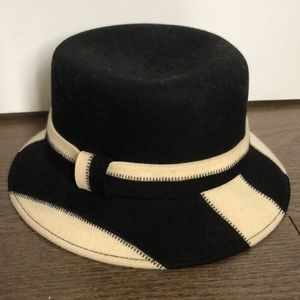 Liz Claiborne wool hat